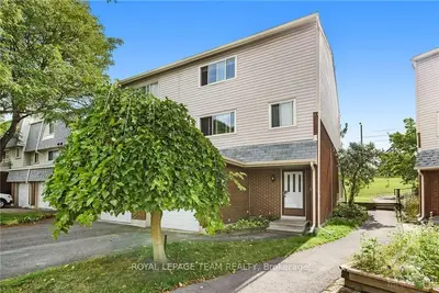 2415 SOUTHVALE Crescent 99, Elmvale Acres and Area, ON K1B 4V1