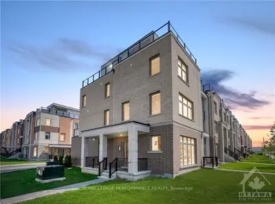 795 MIKINAK Road, Manor Park - Cardinal Glen and Area, ON K1K 4Z9
