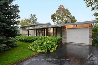 30 HERRINGTON Court, Crystal Bay - Rocky Point - Bayshore, ON K2H 5N7