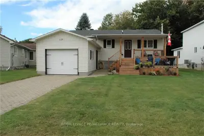 125 KINGSTON Crescent, Prescott, ON K0E 1T0