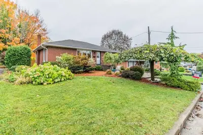 30 DAVISON Avenue, Brockville, ON K6V 3C2
