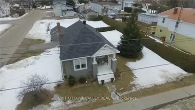 63 DUNN Street, Madawaska Valley, ON K0J 1B0