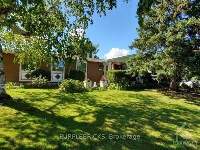 2380 BLACKSTONE Crescent, Elmvale Acres and Area, ON K1B 4H2