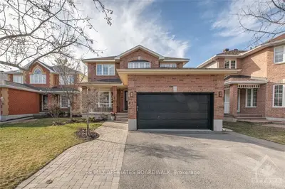 67 NEWCASTLE Avenue, Kanata, ON K2K 3B5