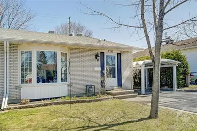 2210 BICKERTON Avenue, Beacon Hill North - South and Area, ON K1J 6Y3