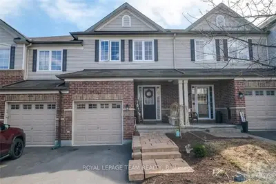 404 HEATHROW, Stittsville - Munster - Richmond, ON K2S 0M9