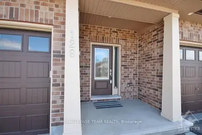 128 HELEN RAPP Way, Blossom Park - Airport and Area, ON K1T 0N4