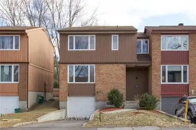16 WALTON Court, Billings Bridge - Riverside Park and Area, ON K1V 9T1