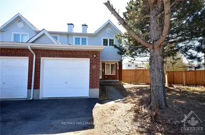 37 LANGSTROM Crescent, Hunt Club - South Keys and Area, ON K1G 5J5