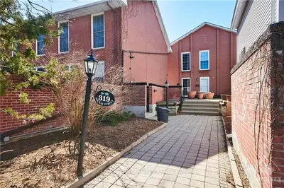 319 MACKAY Street 14, New Edinburgh - Lindenlea, ON K1M 2B7