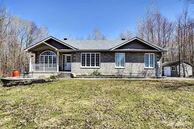 38 D'ARCYS Way, North Grenville, ON K0G 1J0