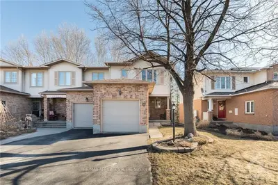 23 RAVENSCROFT Court, Stittsville - Munster - Richmond, ON K2S 1R3