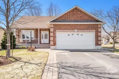 4 LA PRAIRIE Street, Russell, ON K0A 1W0
