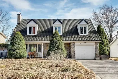 10 PARKFIELD Crescent, South of Baseline to Knoxdale, ON K2G 0R8