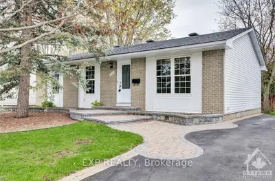2155 BLUE JAY Crescent, Beacon Hill North - South and Area, ON K1J 6A9