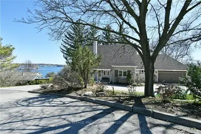 2 WEST FULFORD Place, Brockville, ON K6V 2Z4
