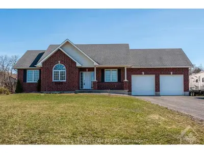 5614 LOMBARDY Drive, Greely - Metcalfe - Osgoode - Vernon and Area, ON K0A 2W0