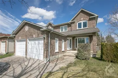 1 PICASSO Drive, Hunt Club - South Keys and Area, ON K1G 5S9
