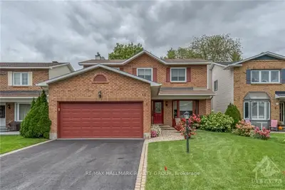 11 DRAINIE Drive, Kanata, ON K2L 3J6