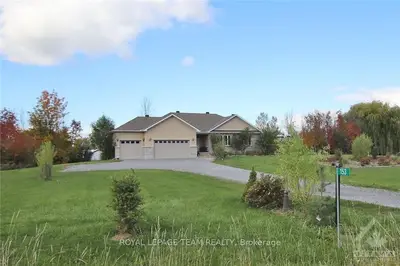 153 Kerry Hill Crescent, Constance Bay - Dunrobin - Kilmaurs - Woodlawn, On K0a 1t0