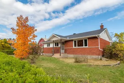 226 LAURENTIAN Drive, Petawawa, ON K8H 2M8
