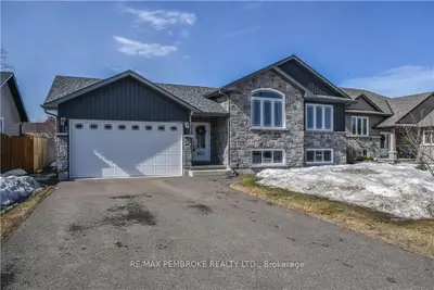 521 GARDNER Crescent, Petawawa, ON K8H 0C4