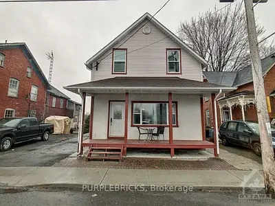 10592 MAIN Street, North Dundas, ON K0E 1W0