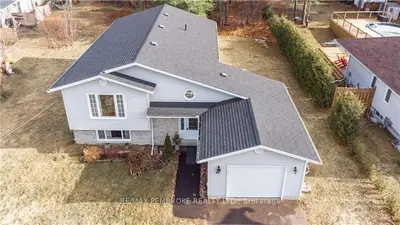 53 MOHNS Avenue, Petawawa, ON K8H 2H1