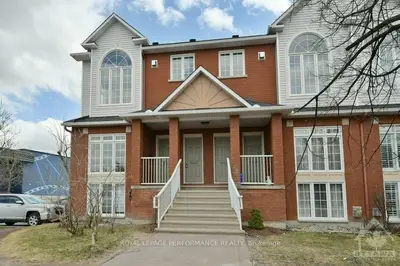 4524 HARPER Avenue, Cyrville - Carson Grove - Pineview, ON K1J 1E1
