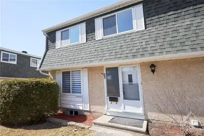 1524 BEAVERPOND Drive F, Cyrville - Carson Grove - Pineview, ON K1B 3R9