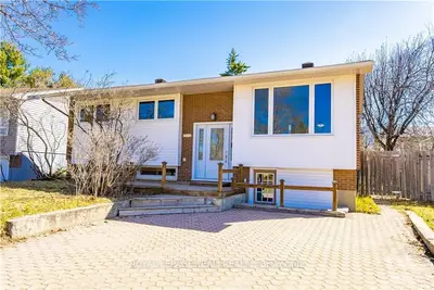 2610 TRAVERSE Drive, Billings Bridge - Riverside Park and Area, ON K1V 8B1