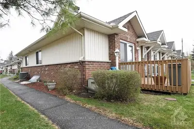 17 DAPHNE Crescent, Stittsville - Munster - Richmond, ON K2S 1Y1