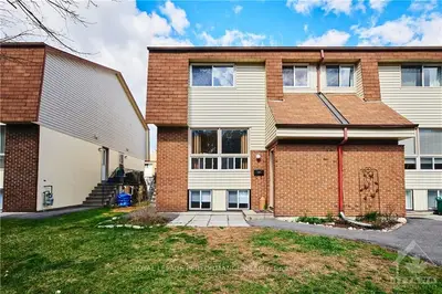 85 Forester Crescent 18c, Bells Corners And South To Fallowfield, On K2h 8x9