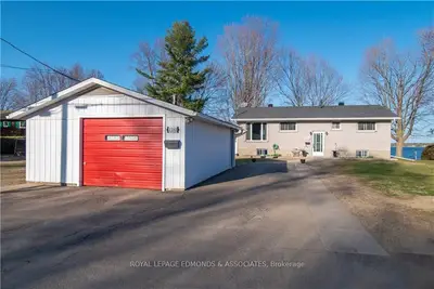 1181 Burns Drive, Laurentian Valley, On K8a 6w2