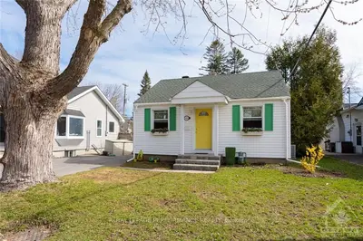 959 ADMIRAL Avenue, Carlington - Central Park, ON K1Z 6L8