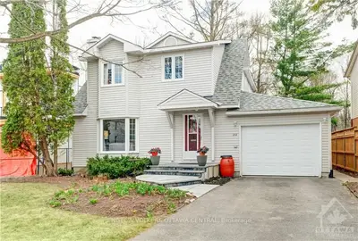312 SUMMIT Avenue, Alta Vista and Area, ON K1H 5Z9
