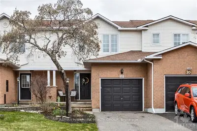 22 WHALINGS Circle, Stittsville - Munster - Richmond, ON K2S 1S4