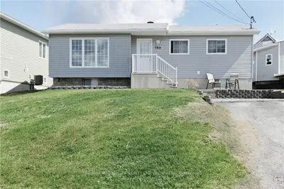 789 Fifth Street, Renfrew, ON K7V 1G3