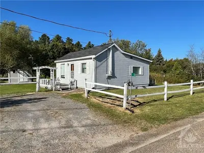 13 COBURN Street, McNab/Braeside, ON K7S 2B4
