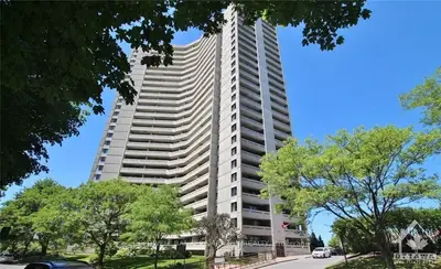 1171 AMBLESIDE Drive 1501, Woodroffe, ON K2B 8E1