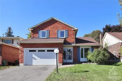 16 TURNBULL Avenue, Kanata, ON K2L 2S6