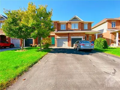 714 NAKINA Way, Blossom Park - Airport and Area, ON K1V 2H9