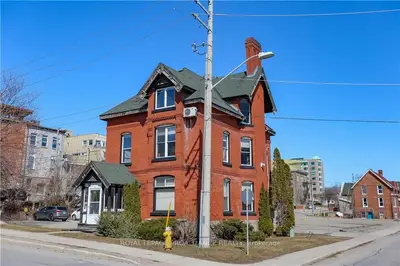 31 Broad Street, Brockville, On K6v 4t9