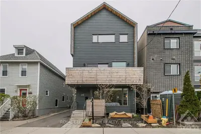 246 CARRUTHERS Avenue, West Centre Town, ON K1Y 1N9