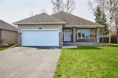 1104 MCCLURE Crescent, Brockville, ON K6V 0B6