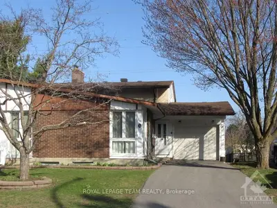 127 Woodfield Drive, Tanglewood - Grenfell Glen - Pineglen, ON K2G 0A1