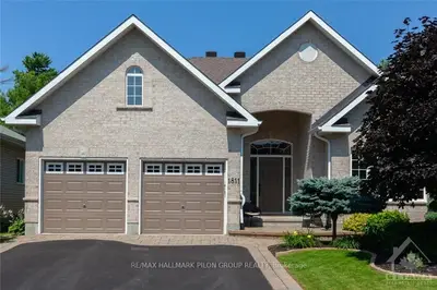 1811 HEATHERSTONE Crescent, Orleans - Cumberland and Area, ON K4A 4P2