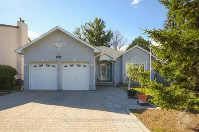 8040 JEANNE D'ARC Boulevard, Orleans - Cumberland and Area, ON K1E 1W6