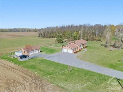 14909 SANDTOWN Road, South Stormont, ON K0C 1Y0
