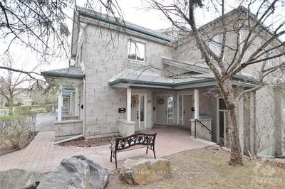 116 Robson Court, Kanata, ON K2K 2W1